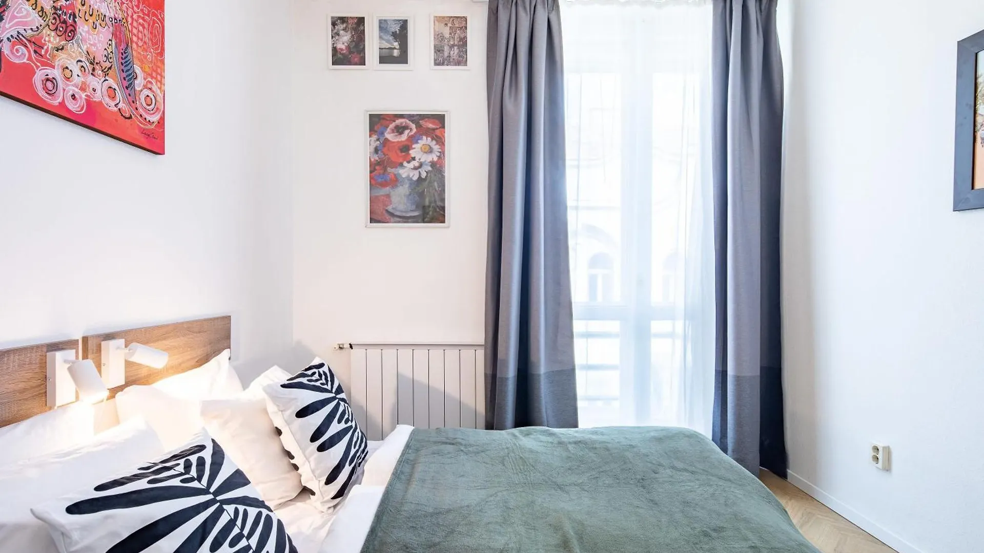 Ultra Central - Balcony - Basilica View Budapest Apartment